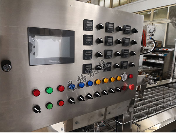 盒裝鴨血灌裝自動化機械設備灌裝工序看得見(圖1)