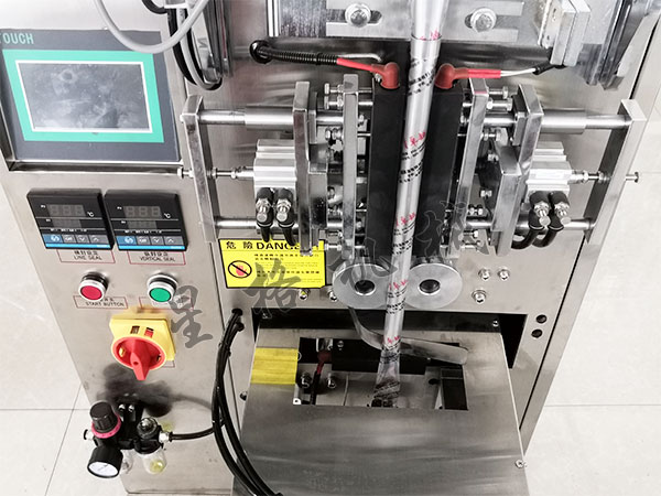 小型食品醬料包裝機正確調試技巧(圖2) 小型食品醬料包裝機正確調試技巧(圖2)