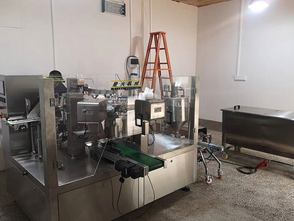 購買酸菜魚湯醬料包裝機認準星格機械(圖1)