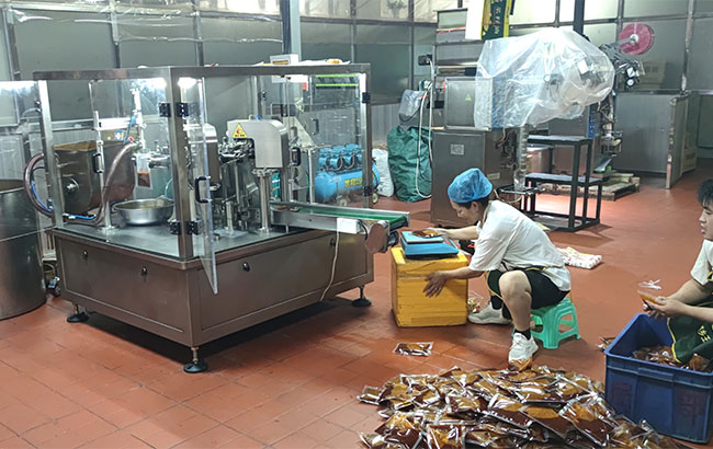 醬料包裝生產線-自動醬料包裝機的性能特點 操作直觀(圖1) 醬料包裝生產線-自動醬料包裝機的性能特點 操作直觀(圖1)