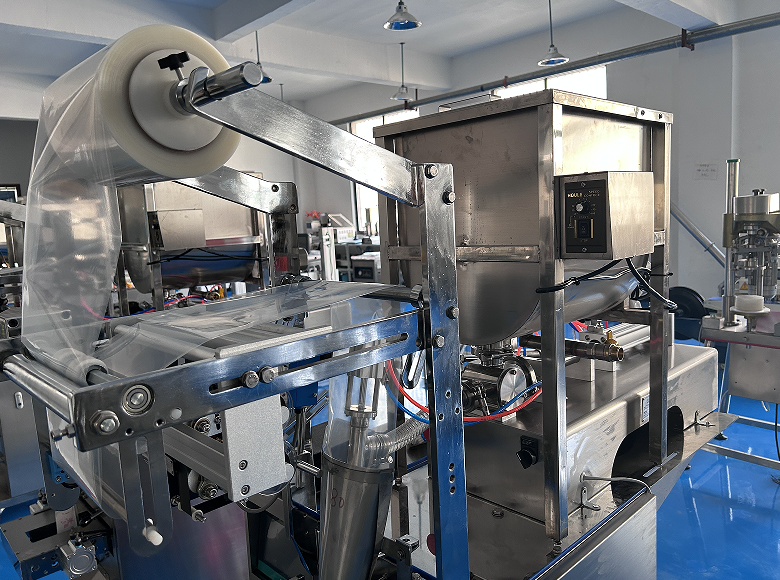 大盤雞醬料包裝機融入新技術，在包裝行業中脫穎而出(圖1)