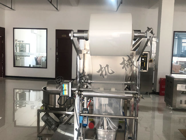 吃螃蟹的季節，怎么能少了全自動蟹黃醬包裝機(圖3)